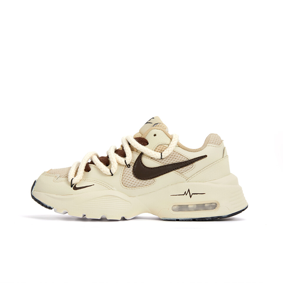 

Кроссовки Air Max Fusion женские с низким верхом коричневые Nike