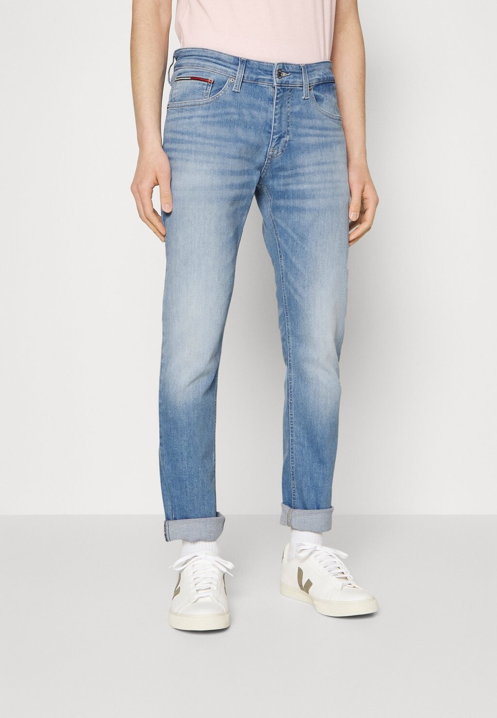 

Джинсы приталенного кроя SCANTON SLIM Tommy Jeans, светлый деним