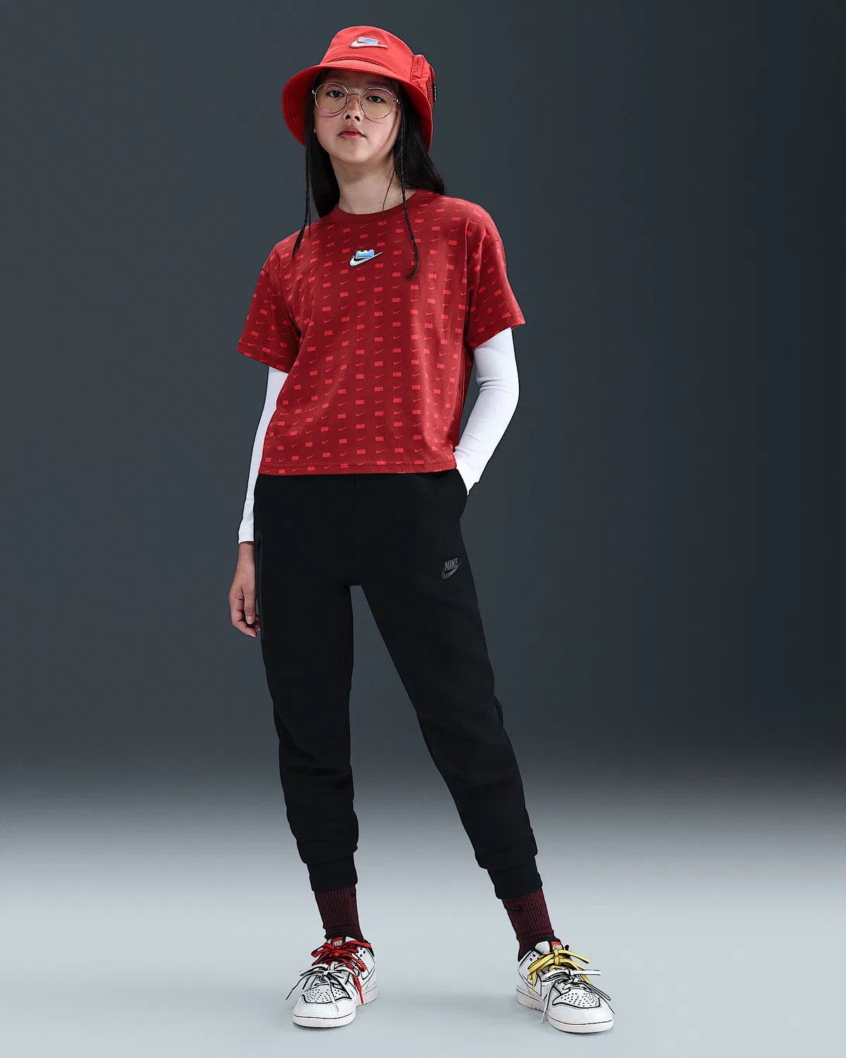 Детская укороченная футболка Nike x LEGO® Collection, Dark Cayenne — фото 4