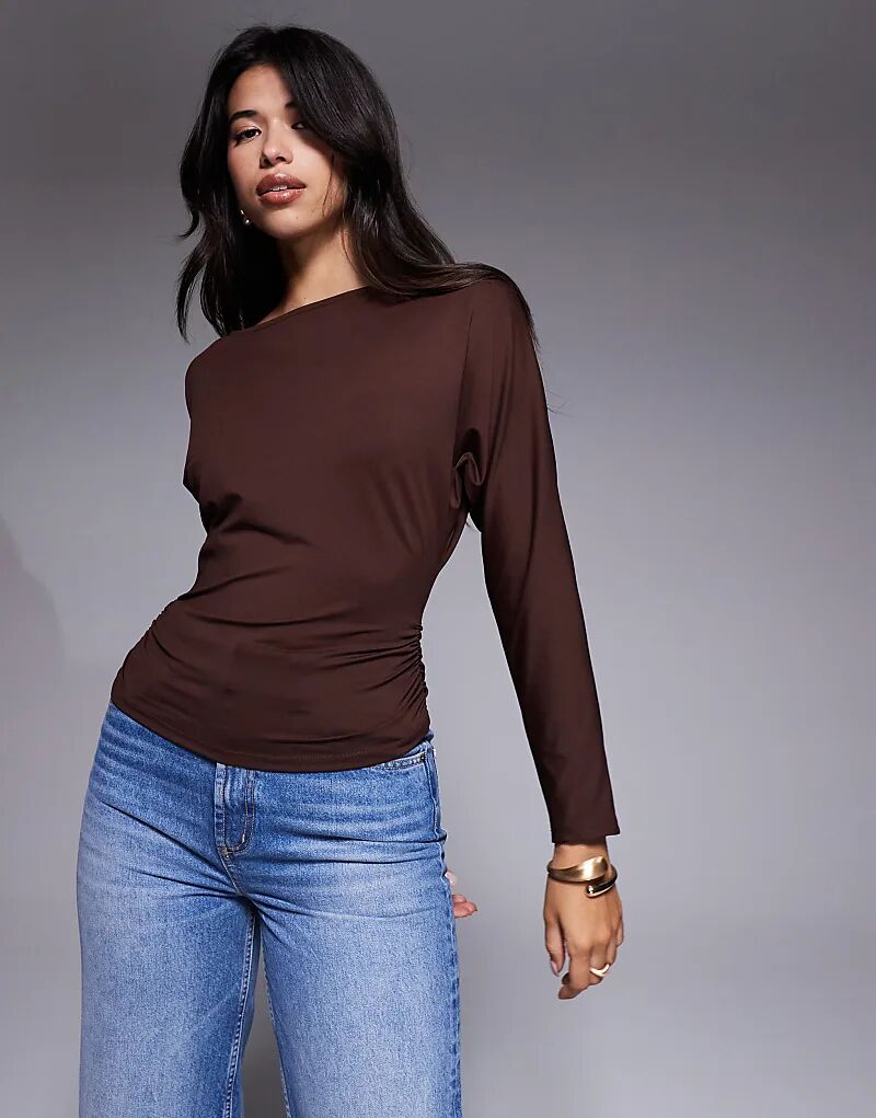 

Комбинируемый топ «летучая мышь» ASOS DESIGN коричневого цвета