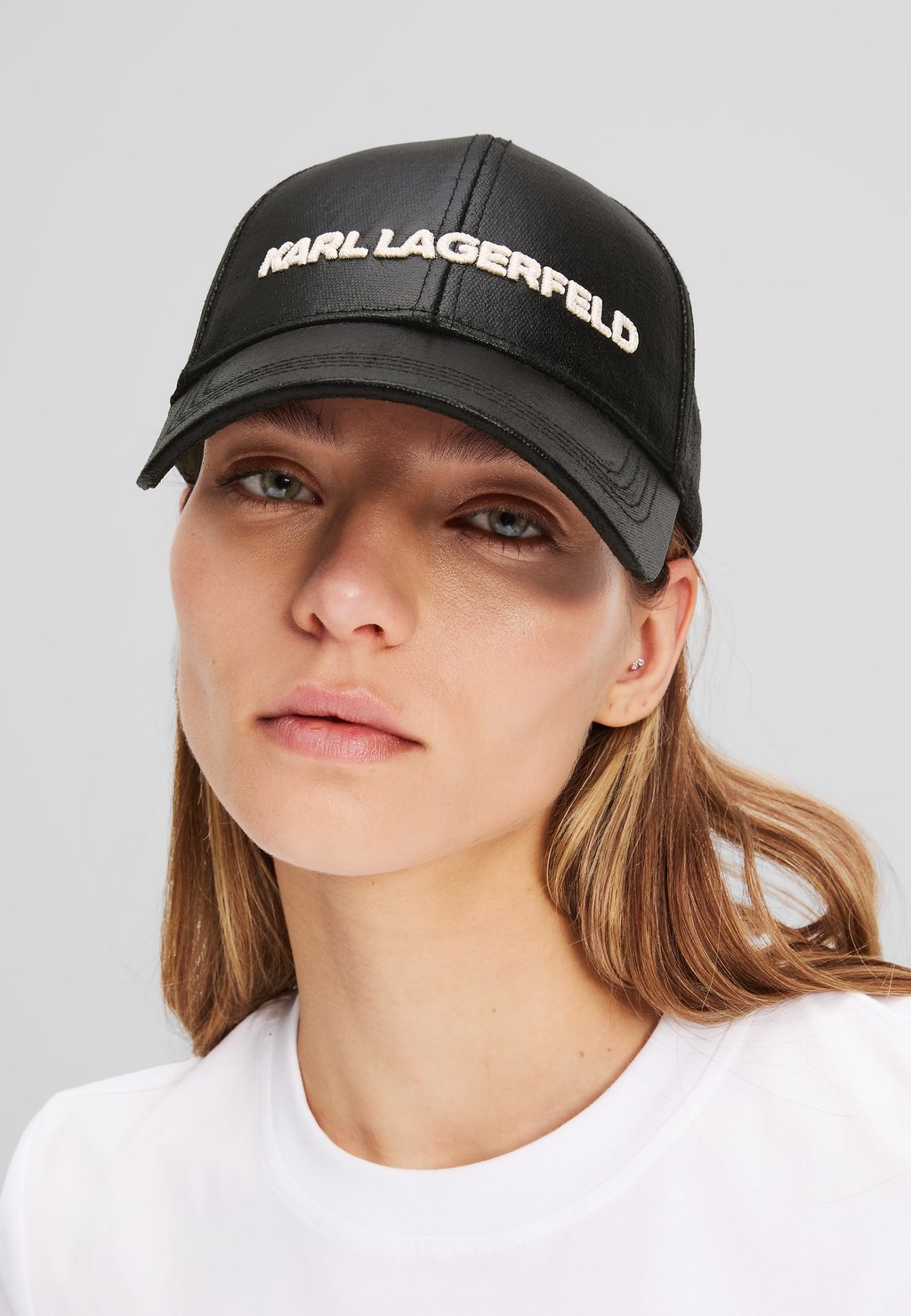 

Бейсболка K/ESSENTIAL COATED KARL LAGERFELD, черный