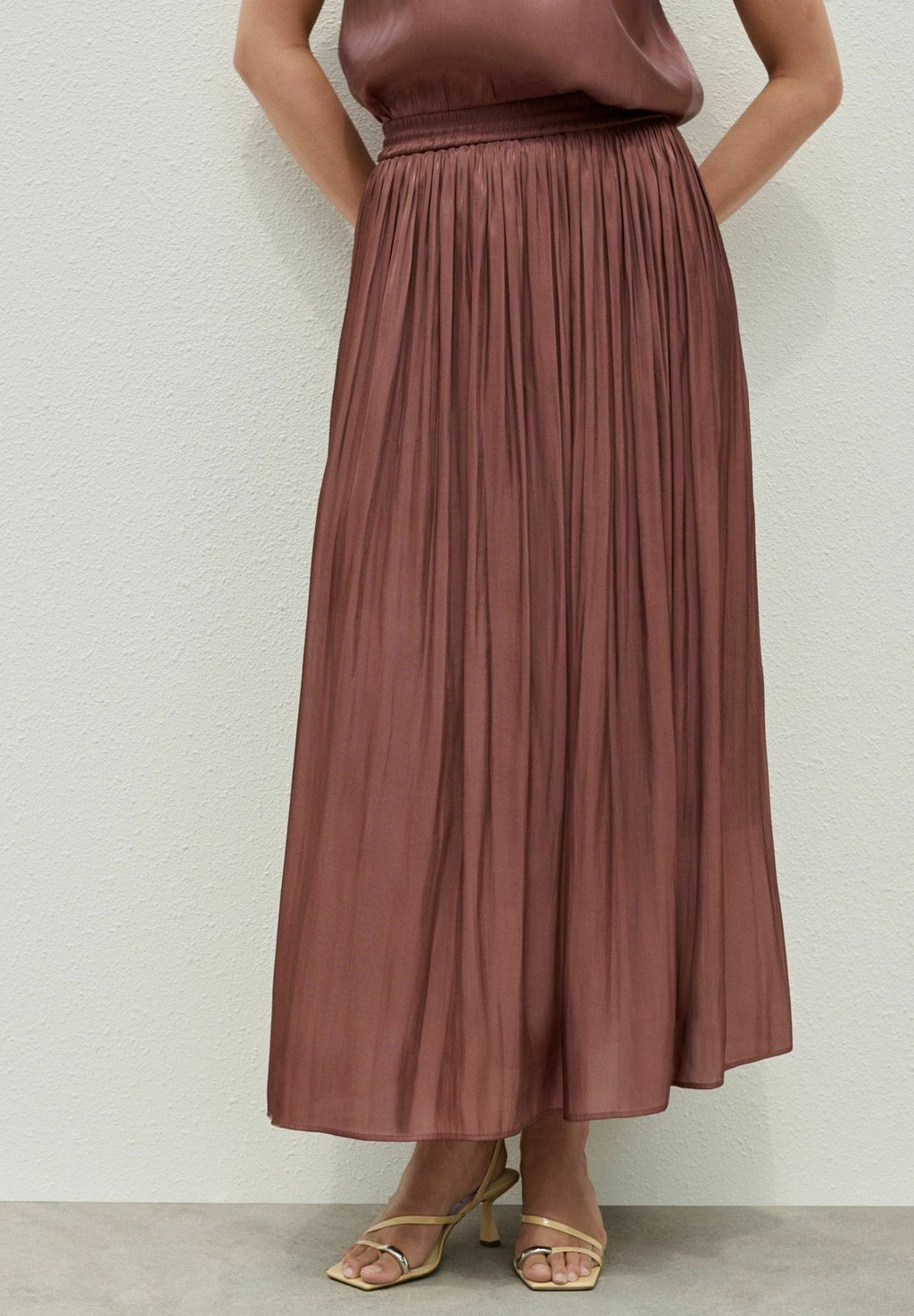 

Юбка макси REGULAR FIT - GLOSSY - Pleated skirt Next, розовый