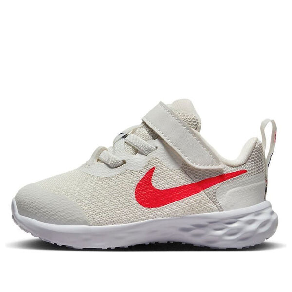 

Революция кроссовок 6 Nike, белый