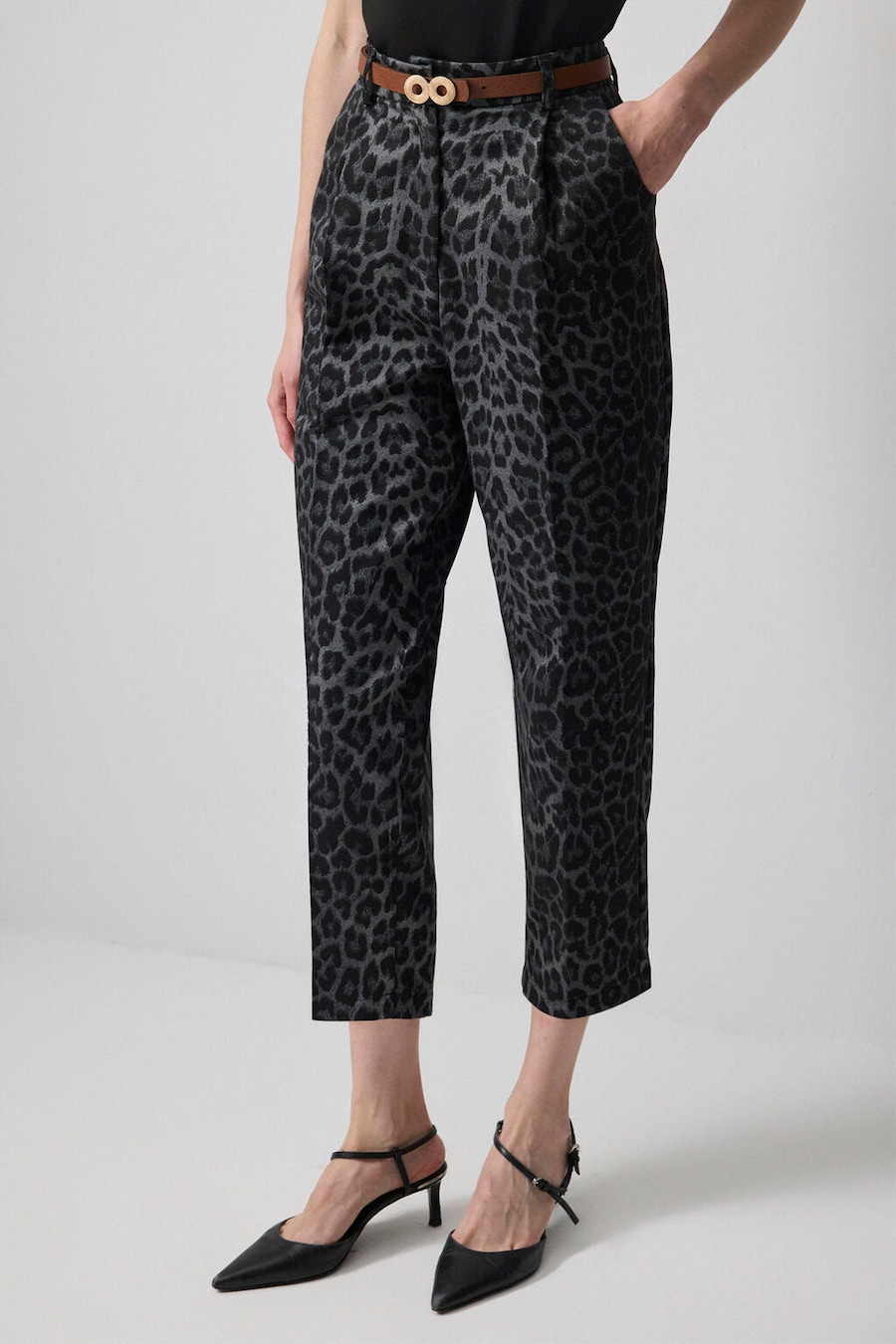 

Зауженные брюки со складками спереди Touche Prive, серый/светло-серый