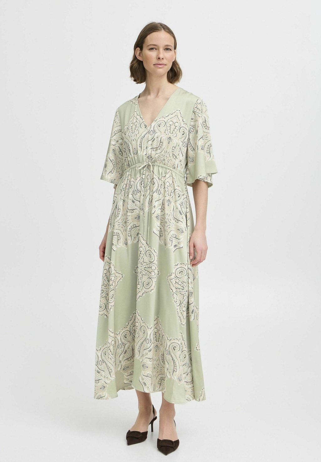 

Платье макси BYJANNIKE b.young by Zalando, цвет Tea Paisley Mix