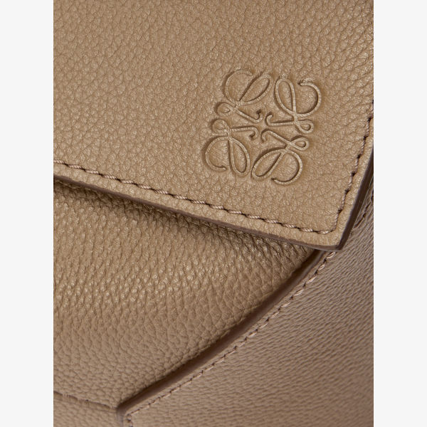 Сумка через плечо Loewe Puzzle Edge маленькая кожаная, коричневый — фото 4