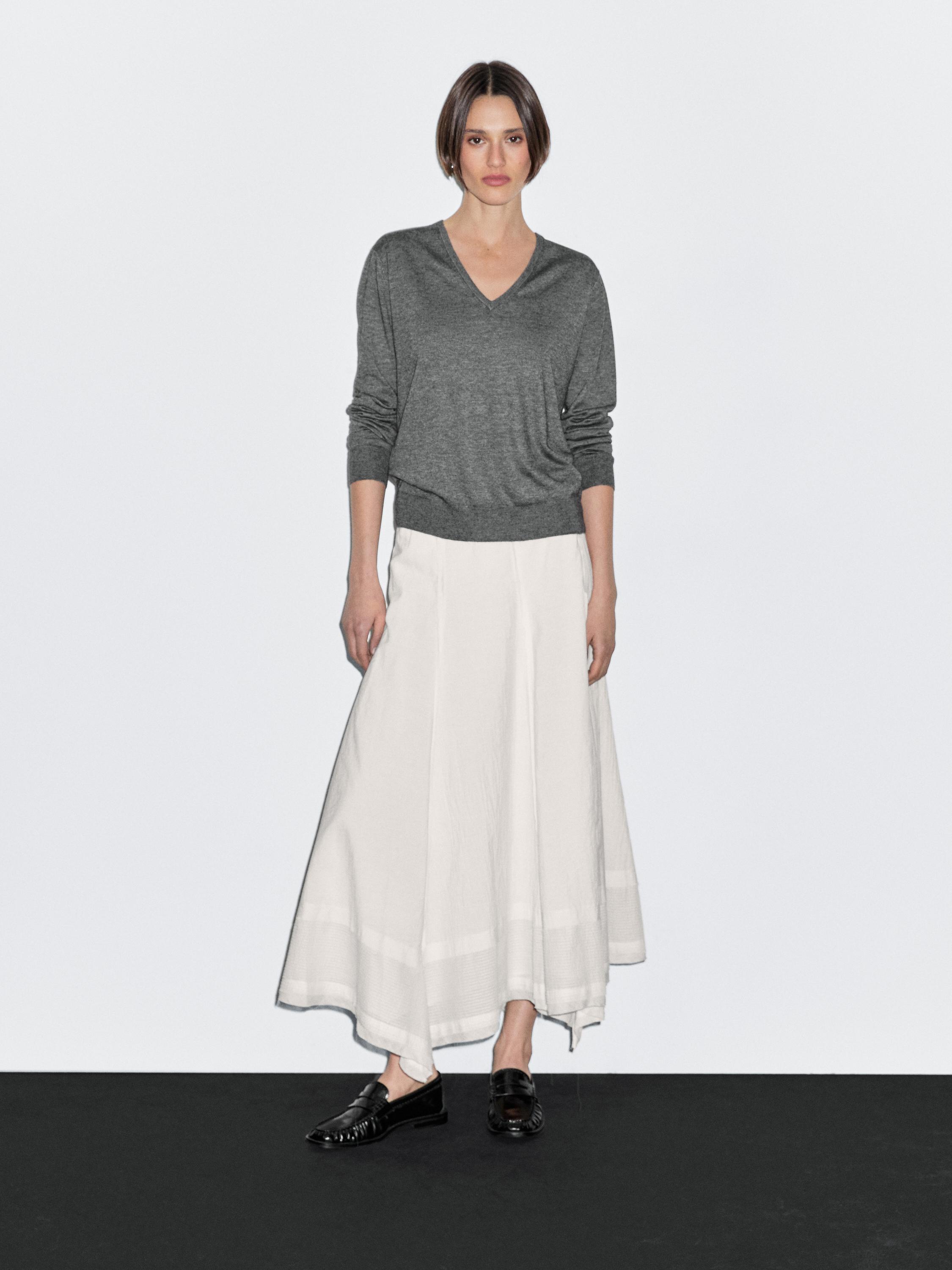 

Вязаный свитер из смесовой шерсти с V-образным вырезом Massimo Dutti, Medium Grey