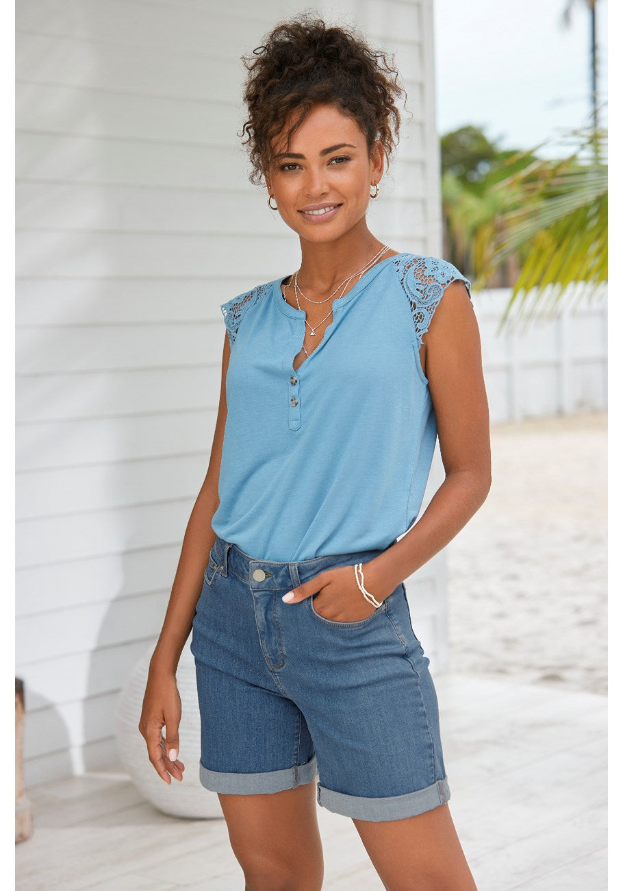 

Женские джинсовые шорты с манжетами LASCANA, цвет denim
