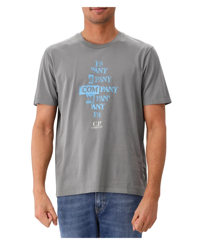 

Серая футболка с логотипом спереди C.P. Company, серый