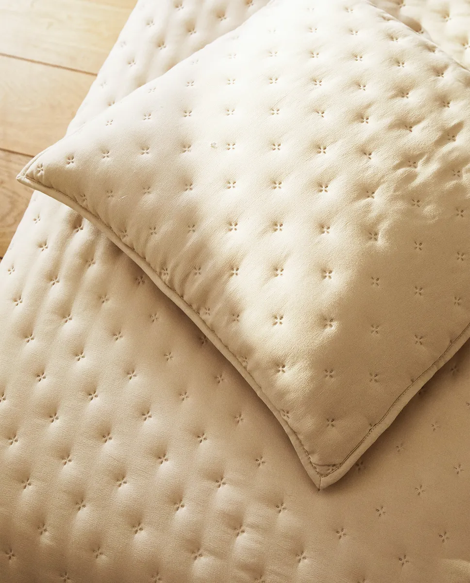 

Стеганый чехол на подушку в горошек Zara Home, бежевый