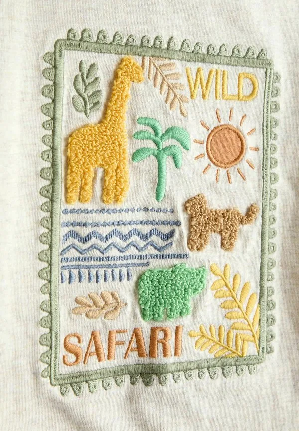 Футболка с принтом, стандартного кроя Jojo Maman Bébé, Natural Safari Stamp — фото 3
