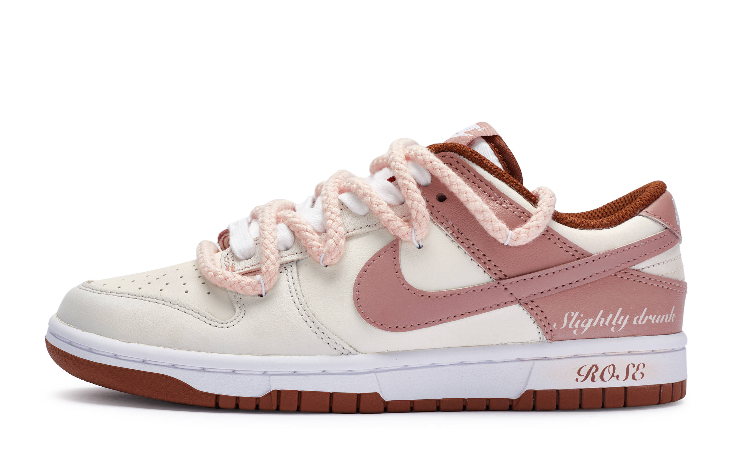 

Кроссовки Nike Dunk Skateboard Shoes Women's Low-Top Pink