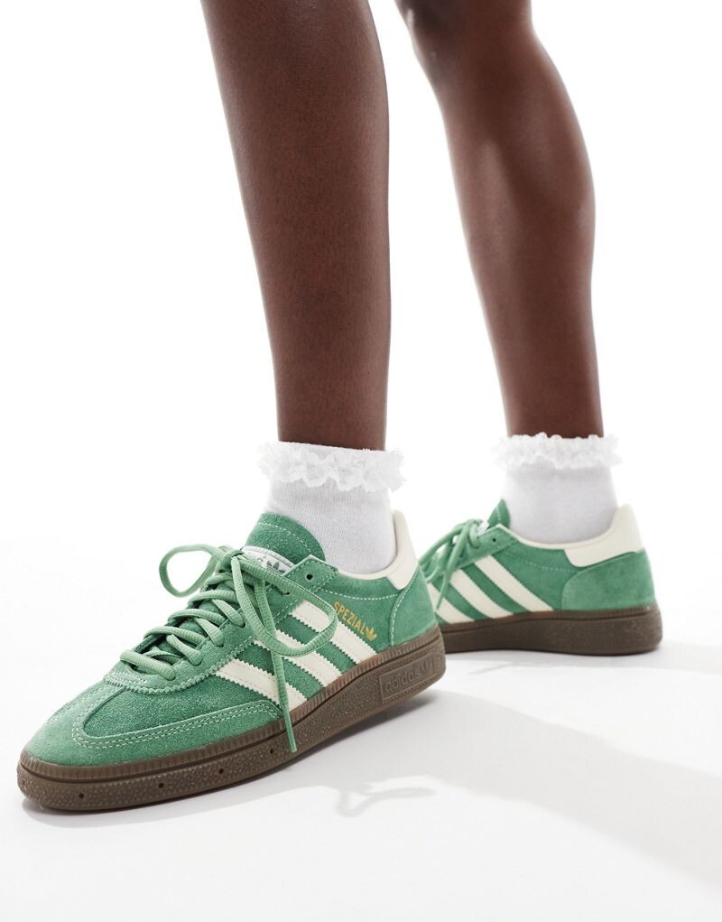 Бело-зеленые кроссовки на резиновой подошве adidas Handball Spezial — фото 4