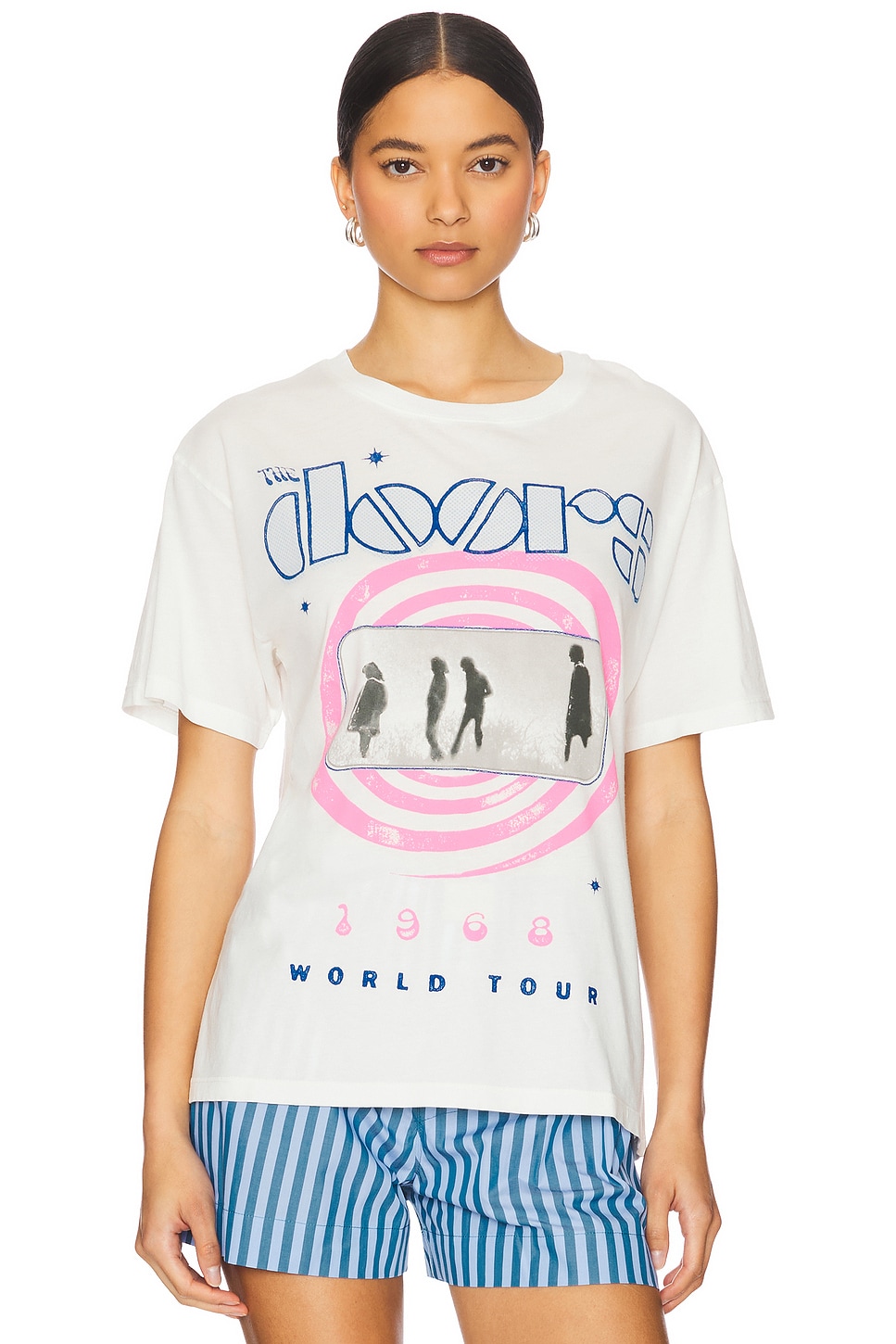 

Футболка "The doors 1968 World Tour Boyfriend Tee" от Daydreamer, vintage white
