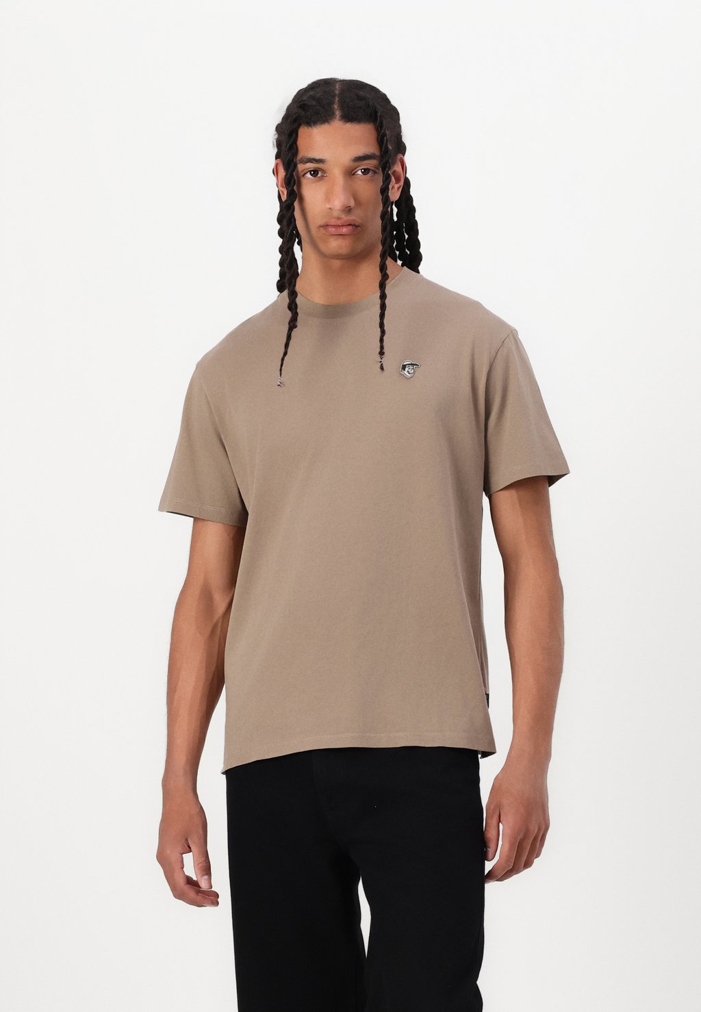 

Базовая футболка EMILIO TEE Pompeii, хаки