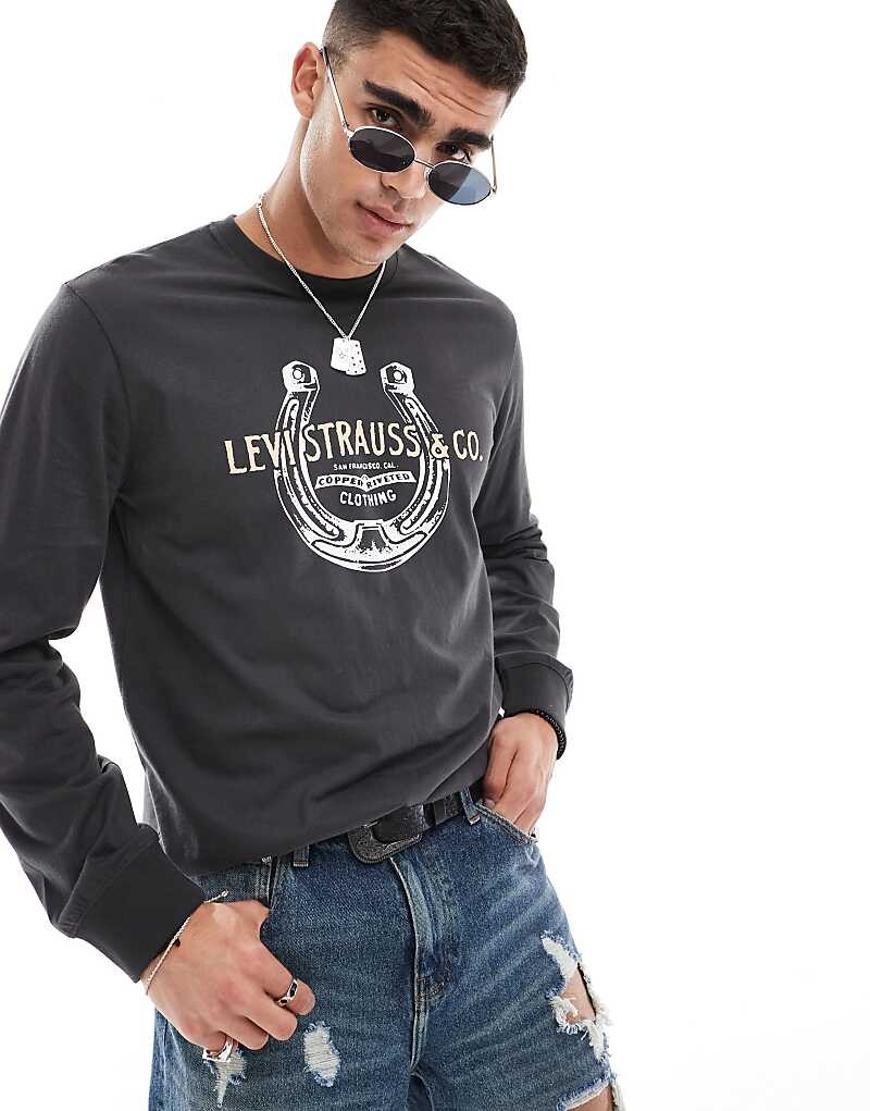 

Levi's – черная футболка свободного кроя, длинными рукавами и логотипом в виде подковы