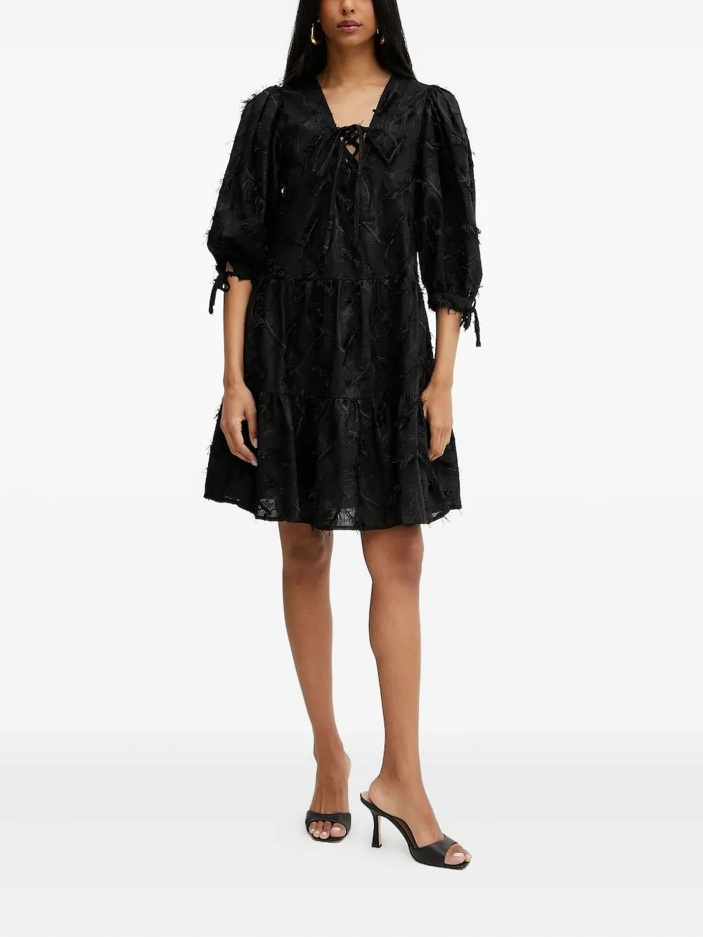 

Мини-платье со шнуровкой и многоуровневым лифом Silvian Heach, черный