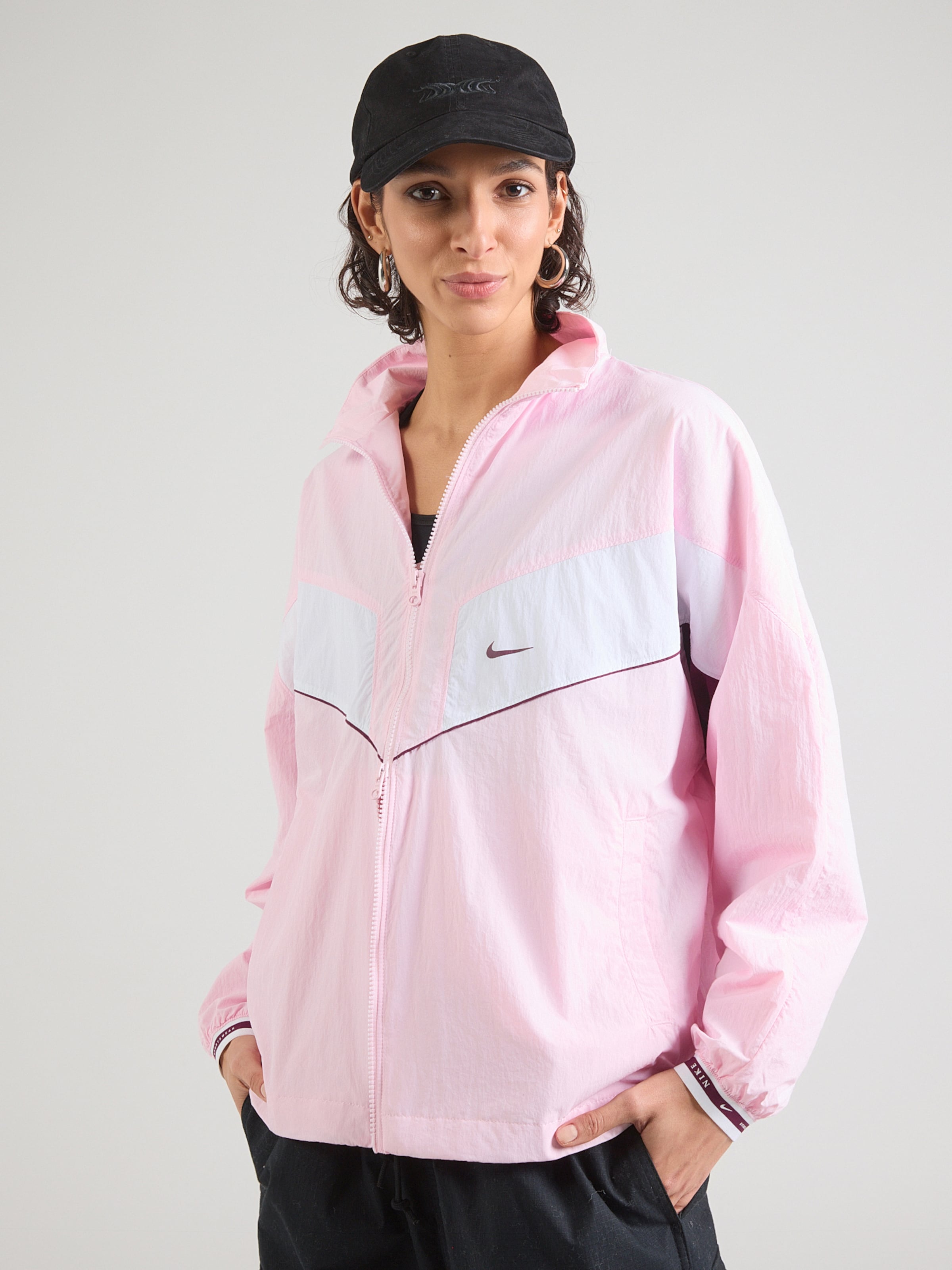 Nike Sportswear Куртка для межсезонья в цвете Rose — фото 3