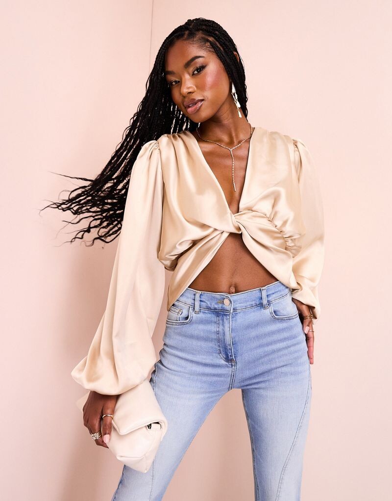 

Атласный топ устричного цвета с драпировкой и передом ASOS LUXE