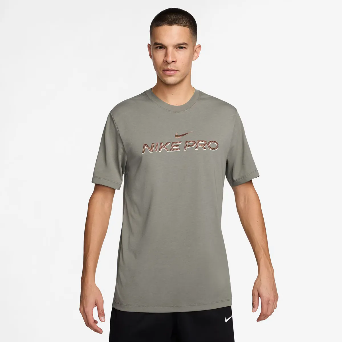 

Мужская футболка Nike Dri-FIT, зеленый