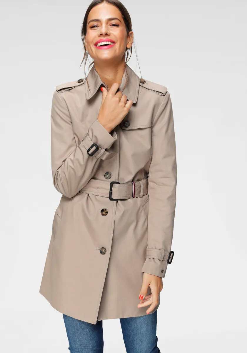 

Длинный жакет Tommy Hilfiger "HERITAGE SINGLE BASTED TRENCH" с типичными деталями тренча и полосками Tommy в виде петли для ремня, коричневый