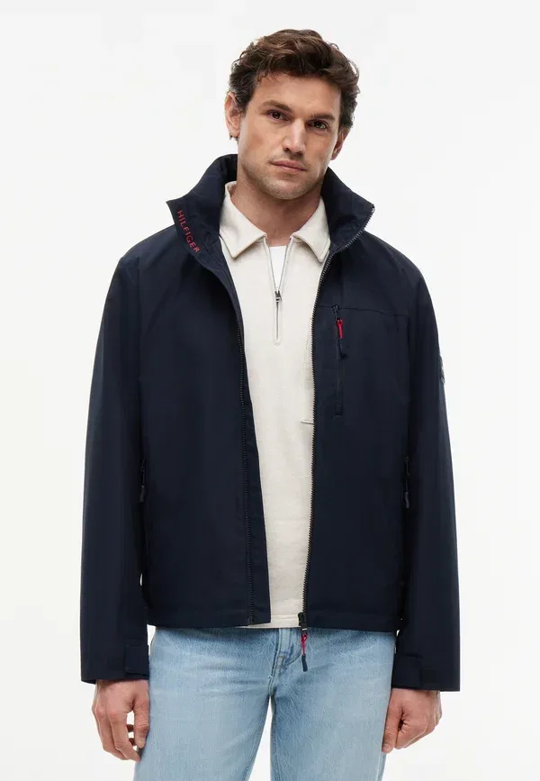 Куртка Tommy Hilfiger Crew athleisure sail pack light jacket, пустынное небо