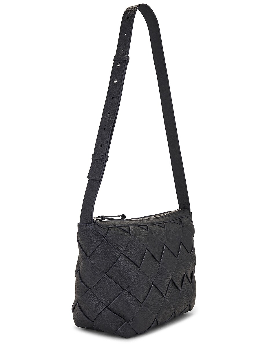 

Сумка Medium Hobo Diagonal Intreccio Taurillon Bottega Veneta, цвет Shadow & Silver