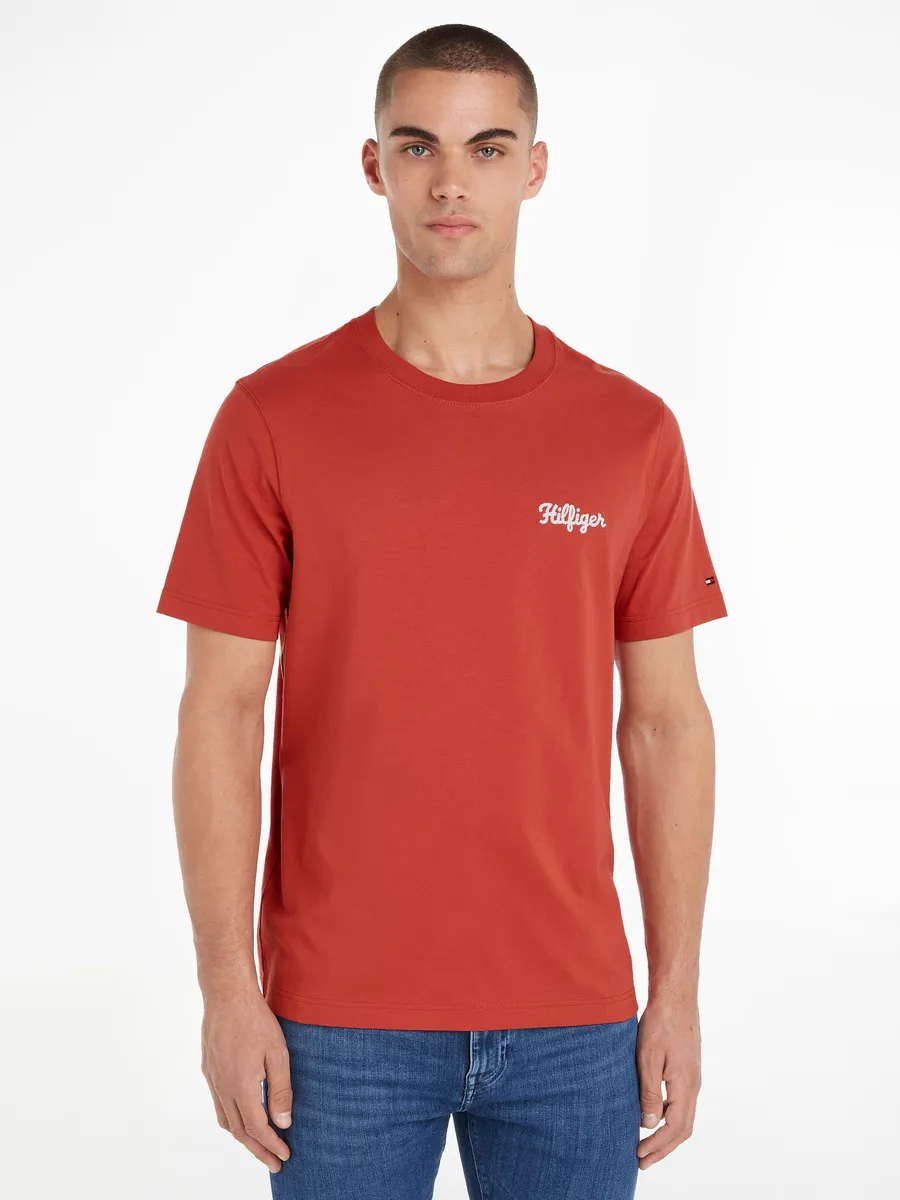 

Футболка Tommy Hilfiger "HILFIGER CHAINSTITCH TEE" с фирменным принтом на груди, красный