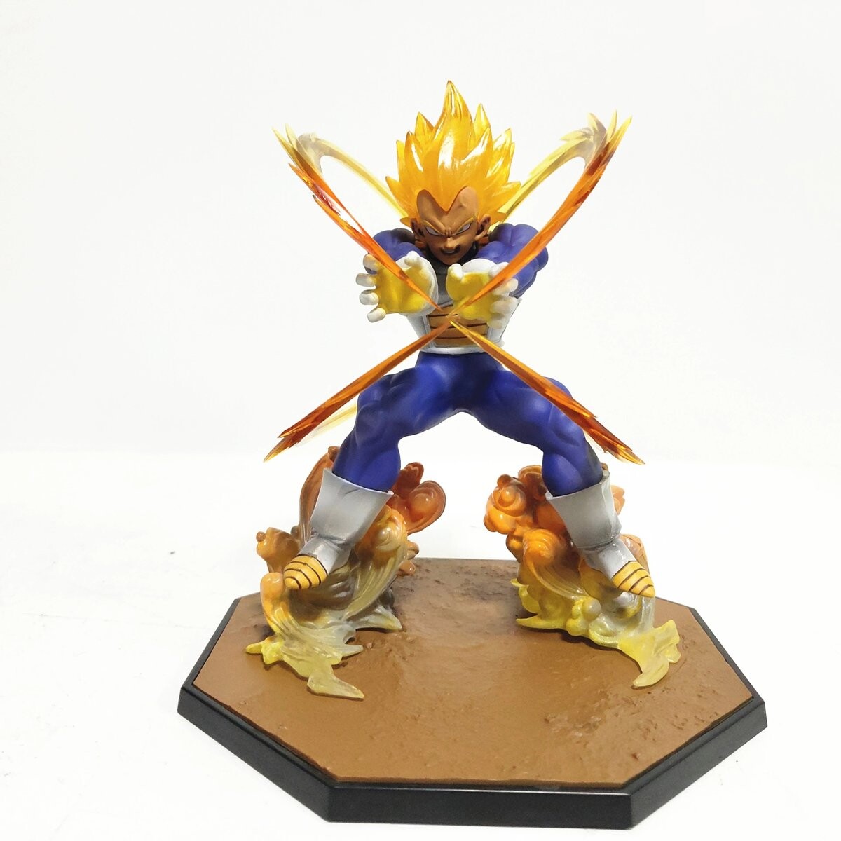 

Фигурка Dragon Ball, лампа, ПОДАРОК ​​VEGETA Cudowne Zabawki