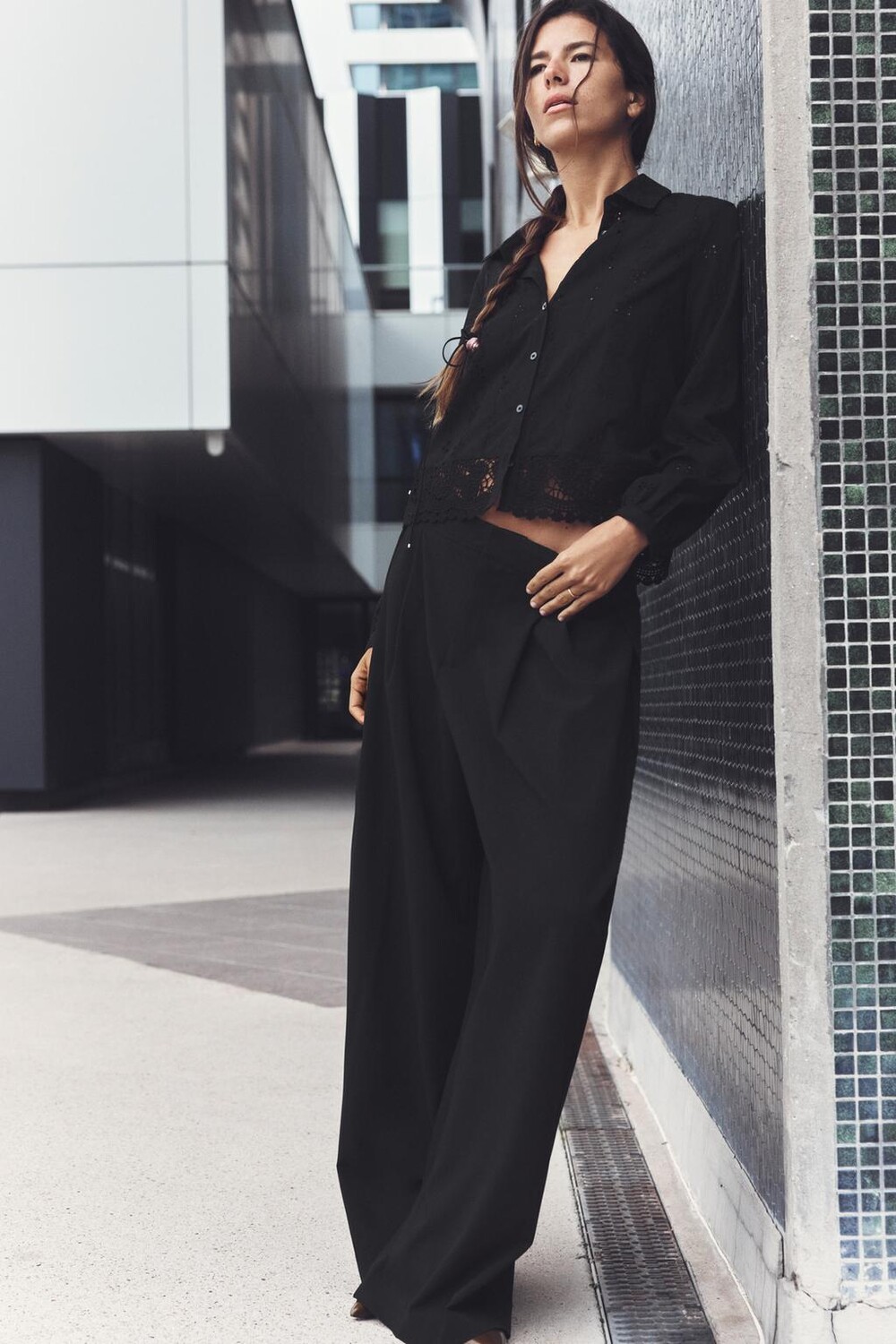 

Рубашка с вышивкой рисунком ZARA, черный