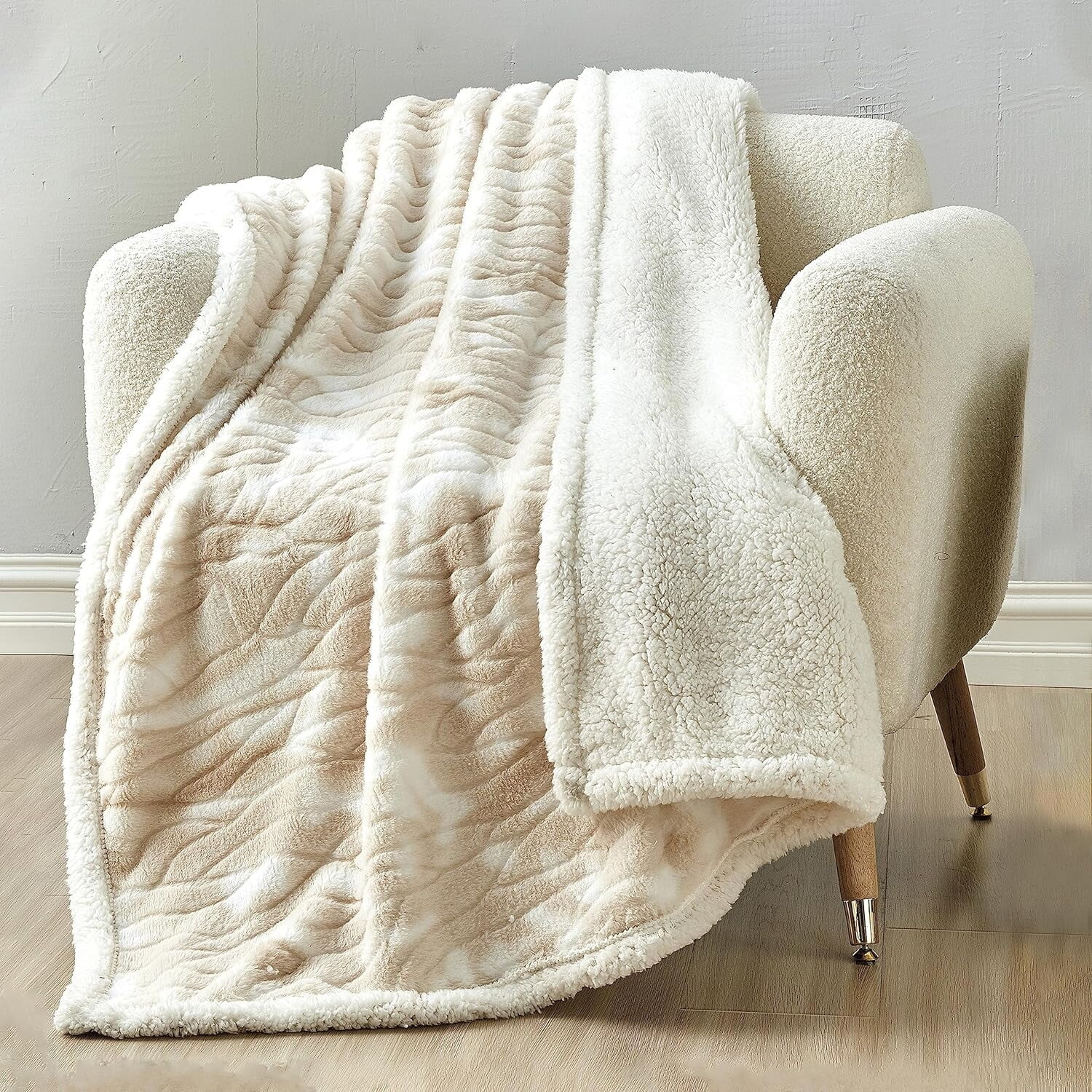 

Плед из шерпы с принтом Elegant Comfort 50 x 60 дюймов, бежевый