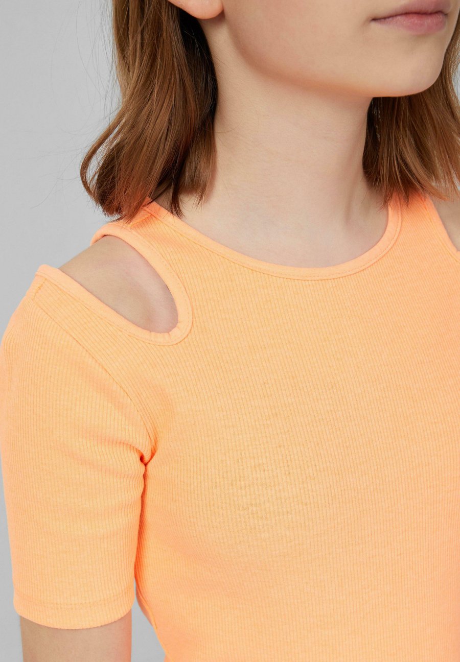 Футболка s.Oliver IM SLIM FIT AUS MIT CUT-OUTS, Hellorange/Orange — фото 2