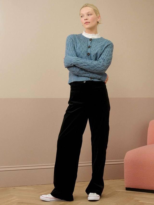 

Кардиган из донегольской шерсти с аранскими косами Brora, Nimbus