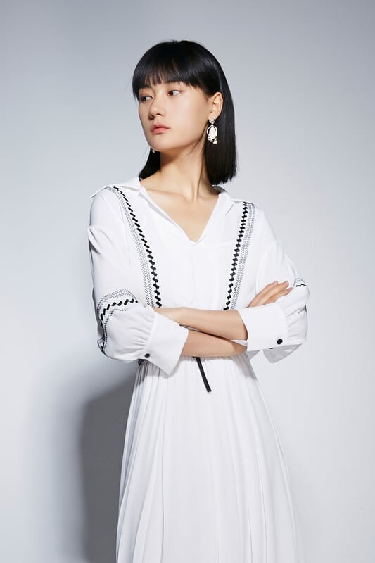 

Необычное длинное платье Lily Apparel, белый