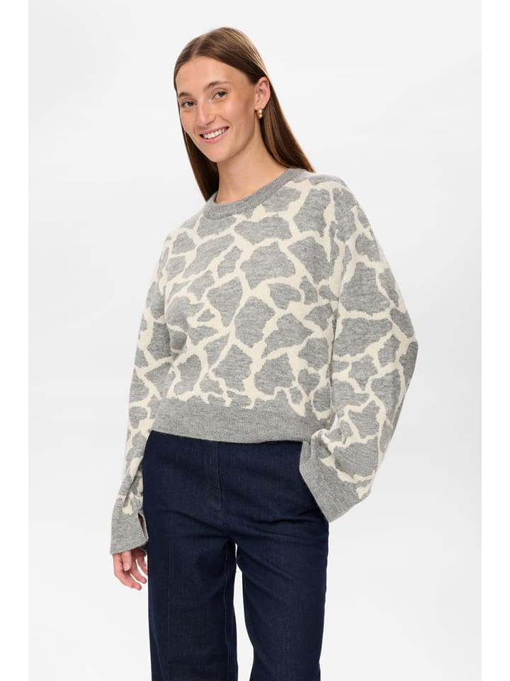 

NÜMPH Свитер "Nugrif" серо-кремового цвета