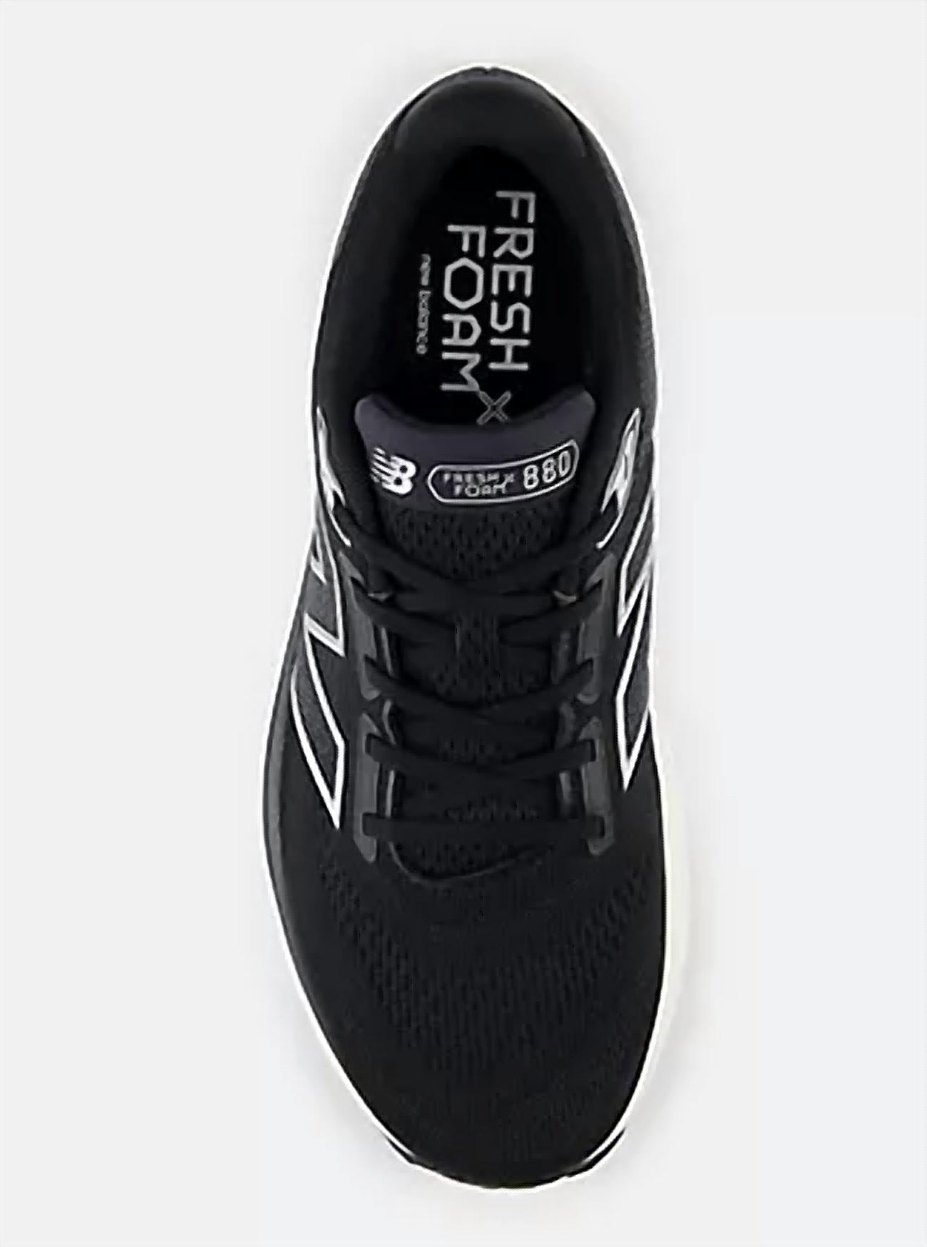 Женские кроссовки для бега в черном цвете New Balance — фото 4