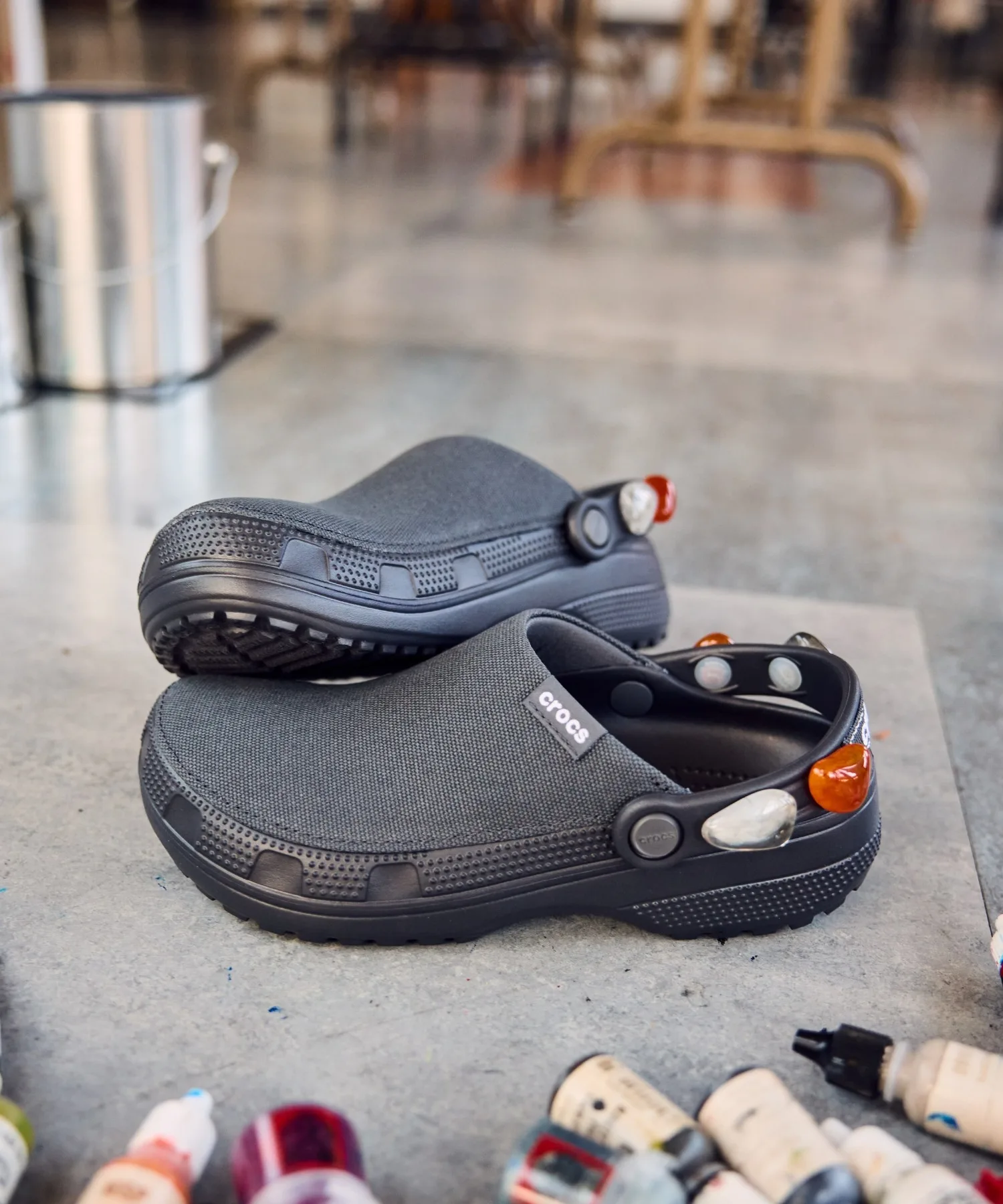 Унисекс сандалии Crocs Classic Crafted Clog серые