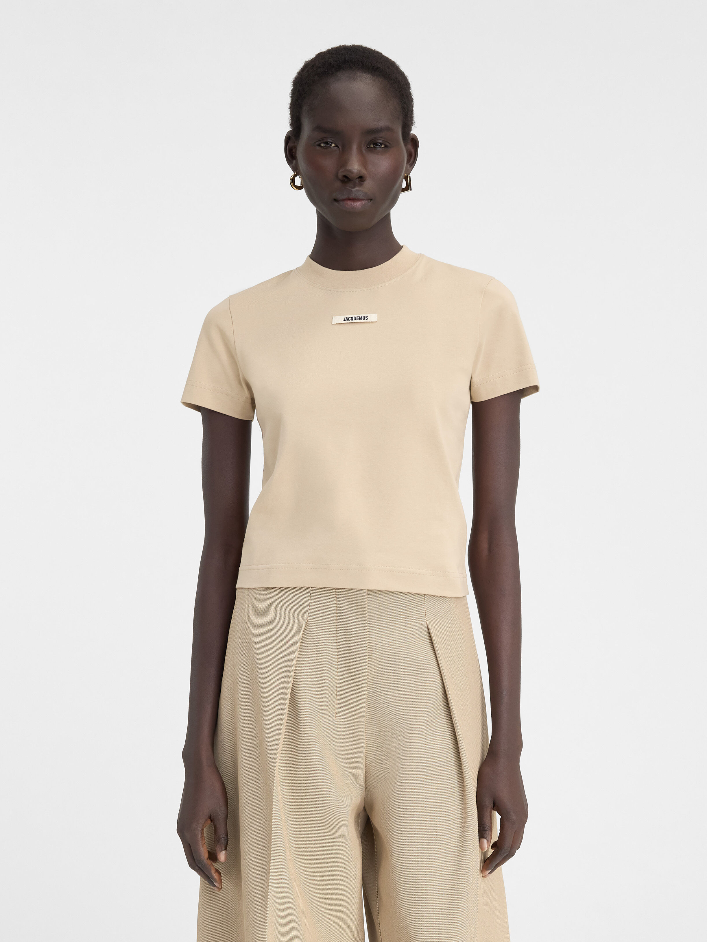 

Футболка с логотипом Grosgrain JACQUEMUS The Gros Grain t-shirt, бежевый