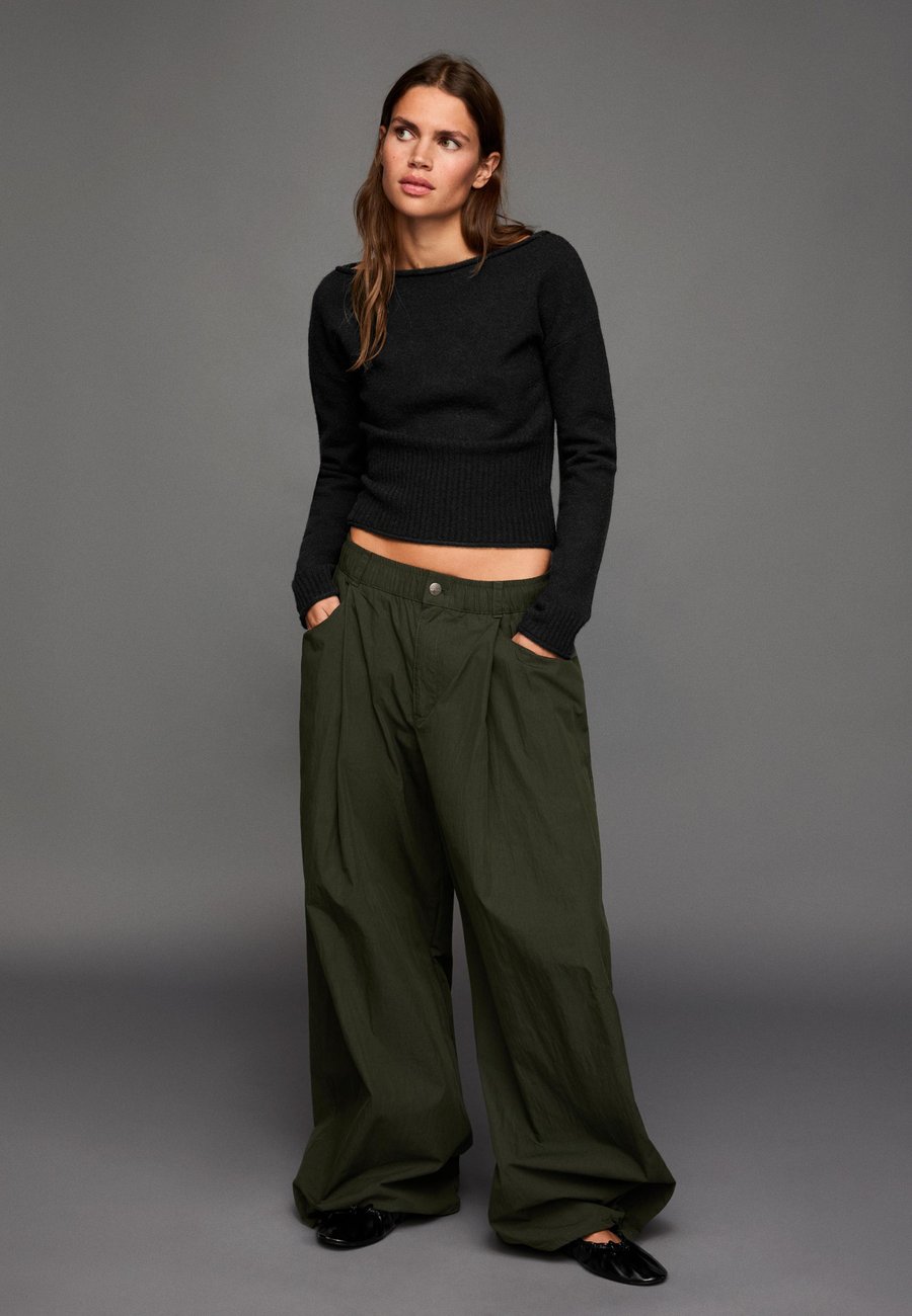 

Джемпер Bershka BOAT NECK, Black