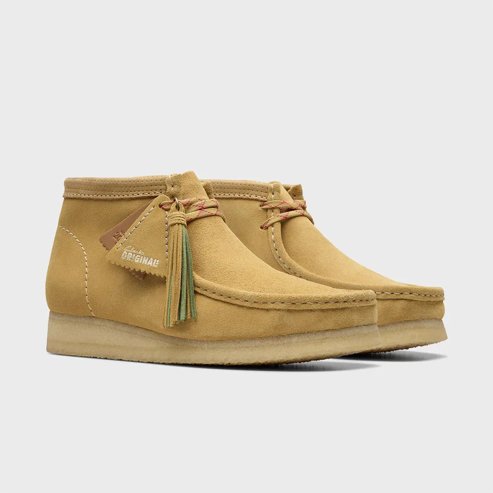Мужские ботинки Wallabee из золотисто-коричневой замши от Clarks Originals