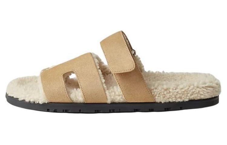 

HERMES Сандалии Chypre Slide мужские светло-коричневый