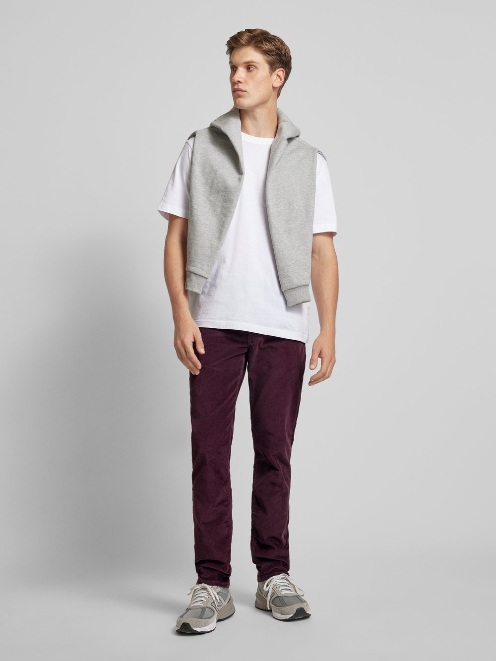 

Джинсы Slim fit из вельвета, модель «511» Levi's, бордовый