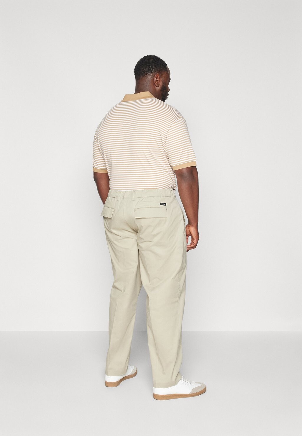 

Китайские штаны MODERN TAPERED PLEAT Calvin Klein, темно-коричневый