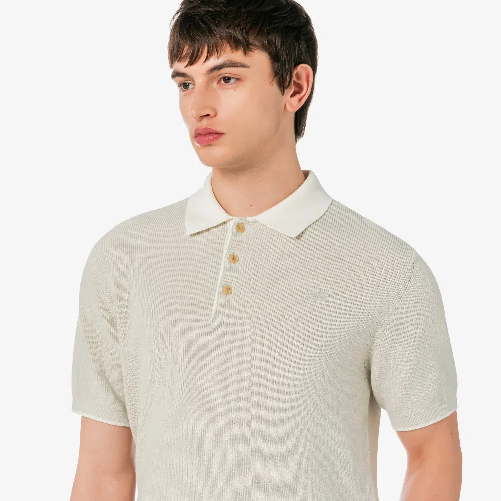 Мужской свитер поло с коротким рукавом в рубчик цвета овсянки от Lacoste — фото 2