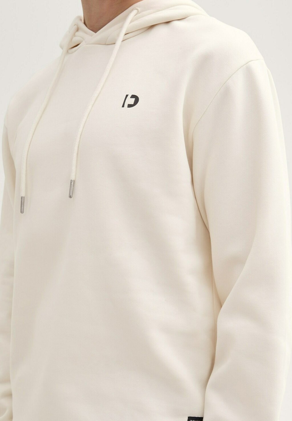 

Толстовка с капюшоном MIT LOGO-DETAILS TOM TAILOR DENIM, белый