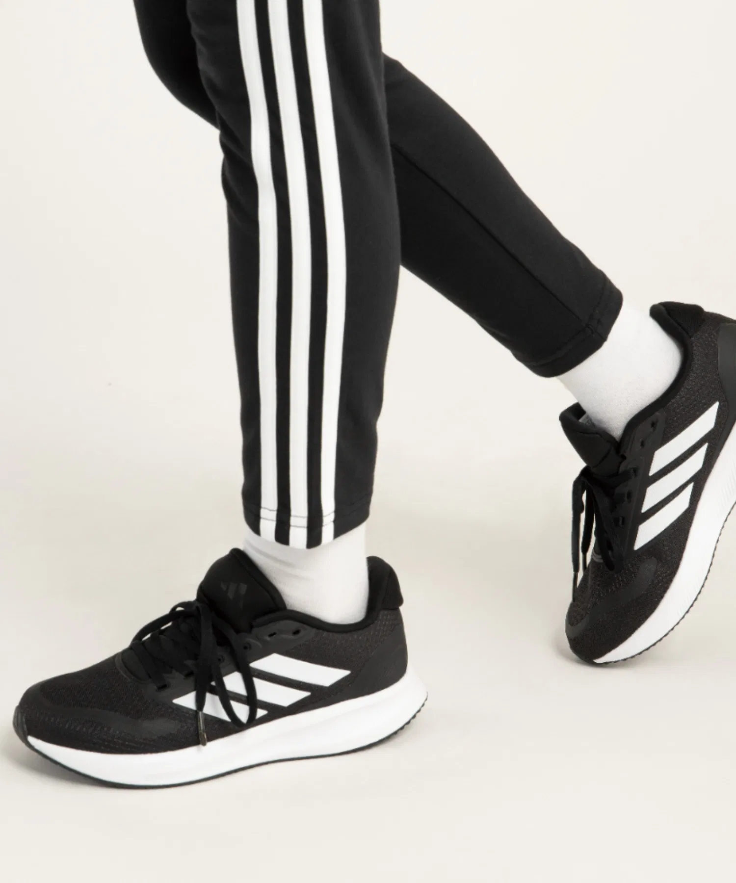 Детские кроссовки adidas CORE FAITO 5.0 J для спорта чёрные