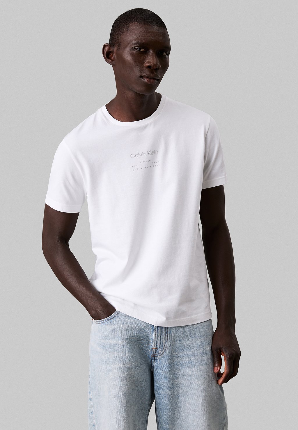 

Футболка с принтом LOGO Calvin Klein, белый