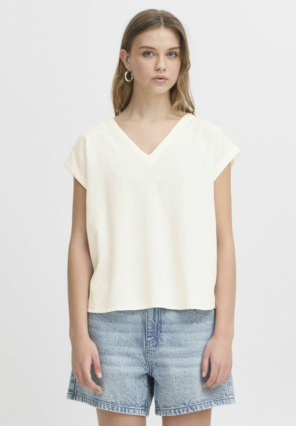 

Блуза IHLINNO - Basic T-shirt ICHI, кремовый