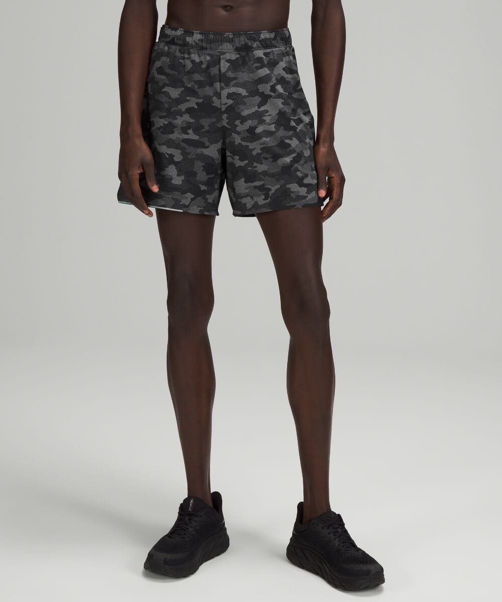 

Короткие шорты с подкладкой Surge Lululemon, черный