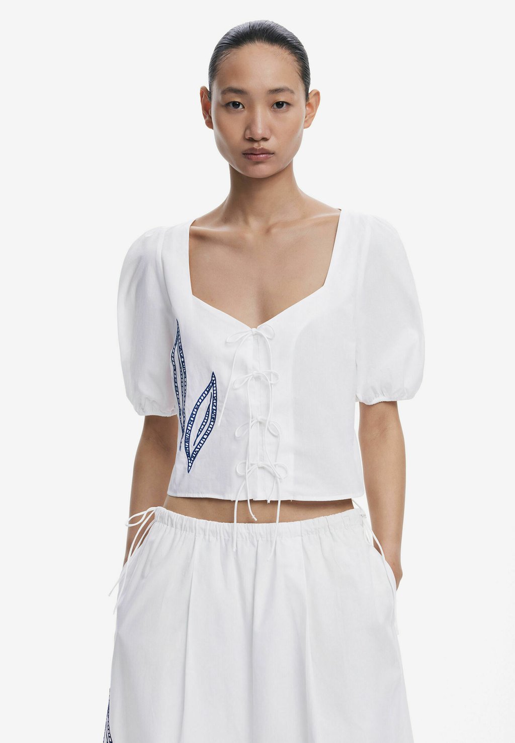 

Блуза EMBROIDERED PUFF-SLEEVE Desigual, белый